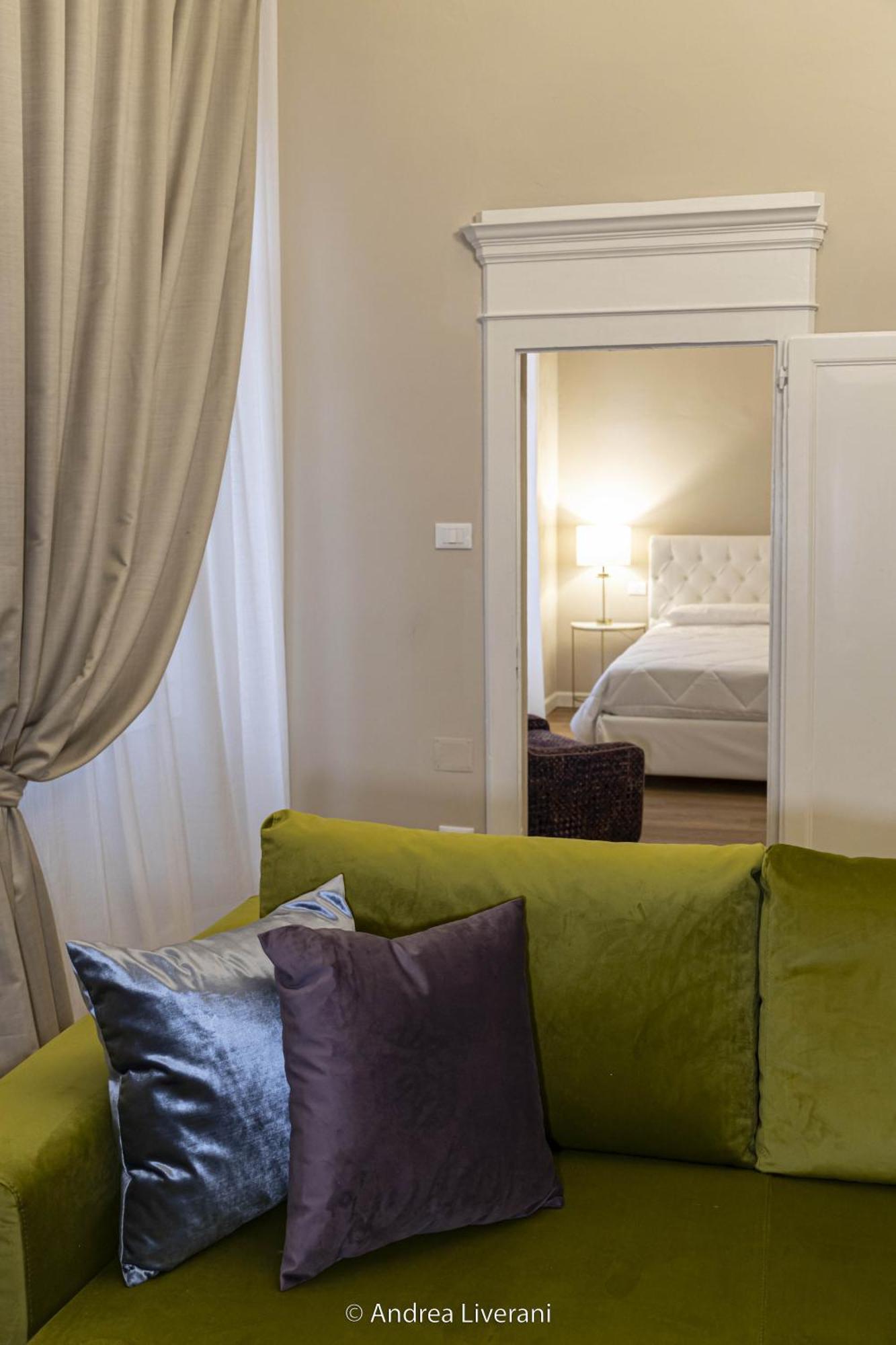 Sibilla Suite Apartment - Via Oberdan 13 ボローニャ エクステリア 写真