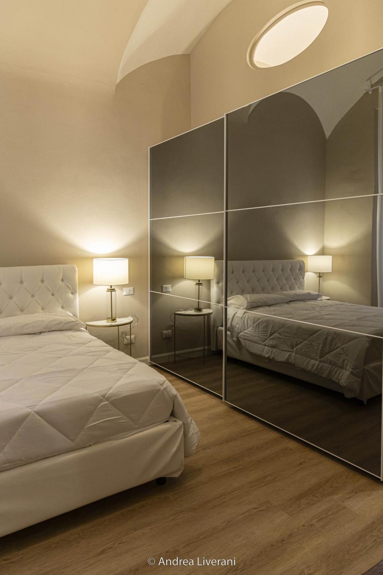 Sibilla Suite Apartment - Via Oberdan 13 ボローニャ エクステリア 写真